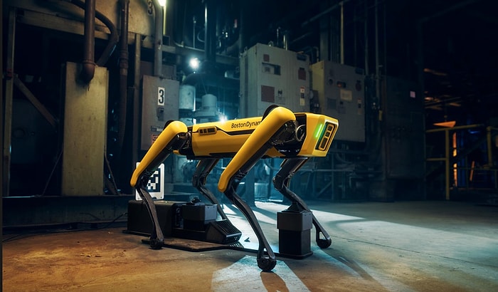 Теперь собака-робот Spot от Boston Dynamics умеет не только танцевать, но и открывать двери, садовничать и даже помогать со стиркой!