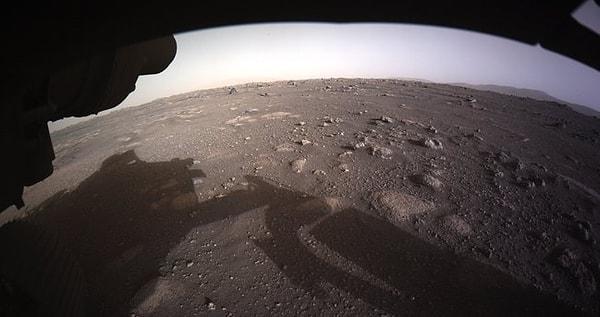 NASA'nın yeni keşif aracı Perseverance aylarca süren yolculuğun ardından geçtiğimiz günlerde Mars'a iniş yapmıştı.