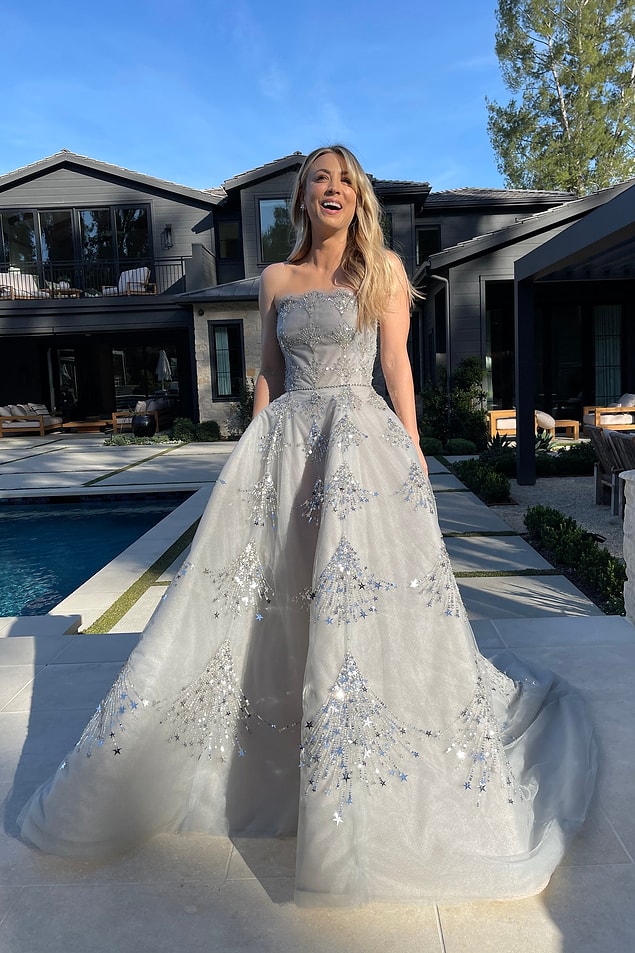 24. Kaley Cuoco