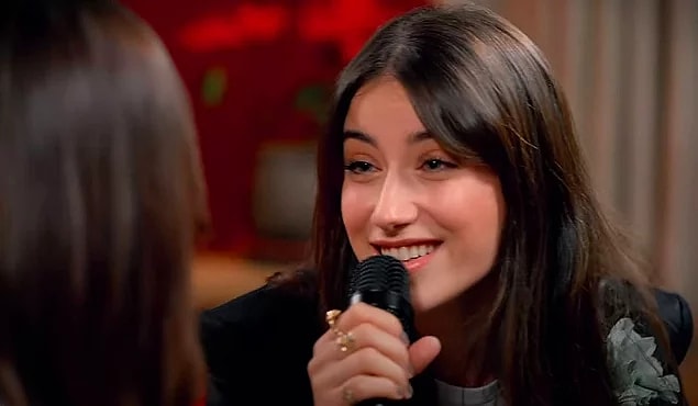 1. Haftaya romantik bir haberle başlayalım... Ali Atay, eşi Hazal Kaya'nın 'çok yetenekli olduğunu' söyledi; Hazal Kaya'dan cevap gecikmedi!