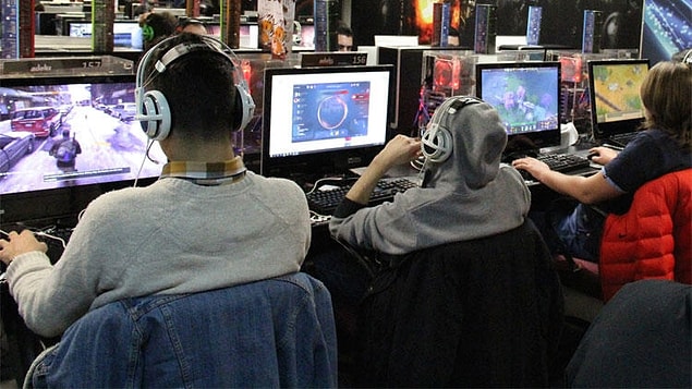 2. Oyun oynayabilmek için internet kafeleri mesken tutmak