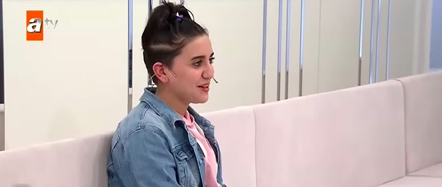 Daha önce 2 kere evden kaçan ve 4 ay önce yeniden evden ayrılan 19 yaşındaki kızı Zeynep'in bulunması için annesi Gürcinaz Hanım Esra Erol'a başvurmuştu.