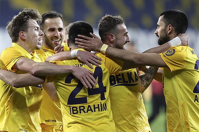 Ankaragücü ise altı maç sonra sahadan galibiyetle ayrıldı.
