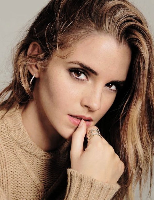 7. Emma Watson sertifikalı bir yoga eğitmenidir.