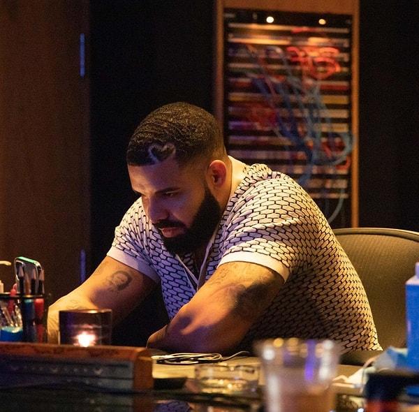 11. Dünyaca ünlü şarkıcı Drake ‘What’s Next’, ‘Wants and Needs’ ve ‘Lemon Pepper Freestyle’ adında üç şarkıdan oluşan yeni bir single yayınladı.
