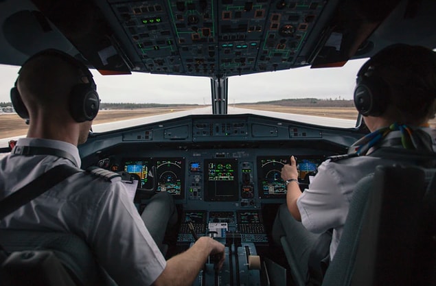3. "Bir pilot olarak, bir uçakta ayda en az bir kez arıza yaşadım. Şu anda uçan neredeyse her uçakta en az bir sorun var ve bakım için tamir edilmeyi bekliyor. Muhtemelen daha önce problemi olan bir uçağa bindiniz ve bunu bilmiyordunuz. "