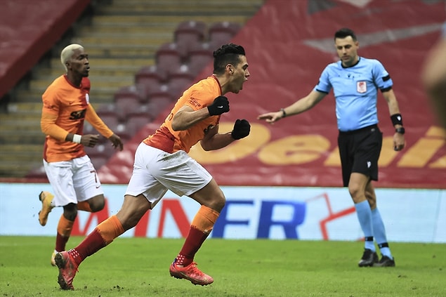 Galatasaray'ın 2 golünü de Falcao atarken,