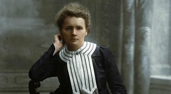 Marie Curie demişken işin bilimsel yönünün yanında sosyolojik yönüne de kısaca değinelim,