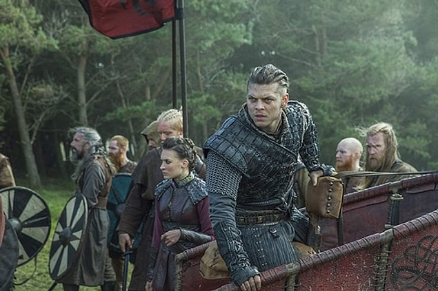 10. Ciddiyetiyle gözümüzü korkutan İvar Ragnarsson, Alex Høgh Andersen tarafından canlandırılıyor.