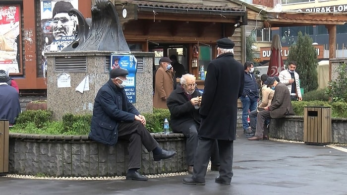 "Çok Yüksek Riskli" Kent Sinop'ta Olağanüstü Önlemler! 2 Kişinin Ayakta Sohbet Etmesi Bile Yasaklandı