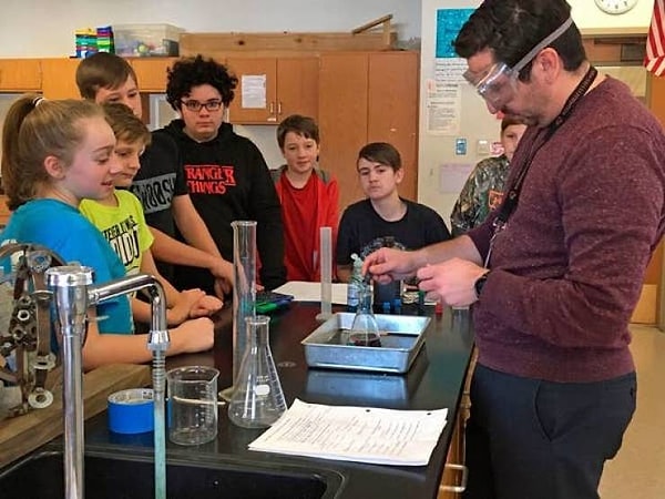 13. Занятия в школах тогда: