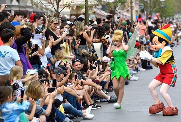 17. Диснейленд до пандемии: