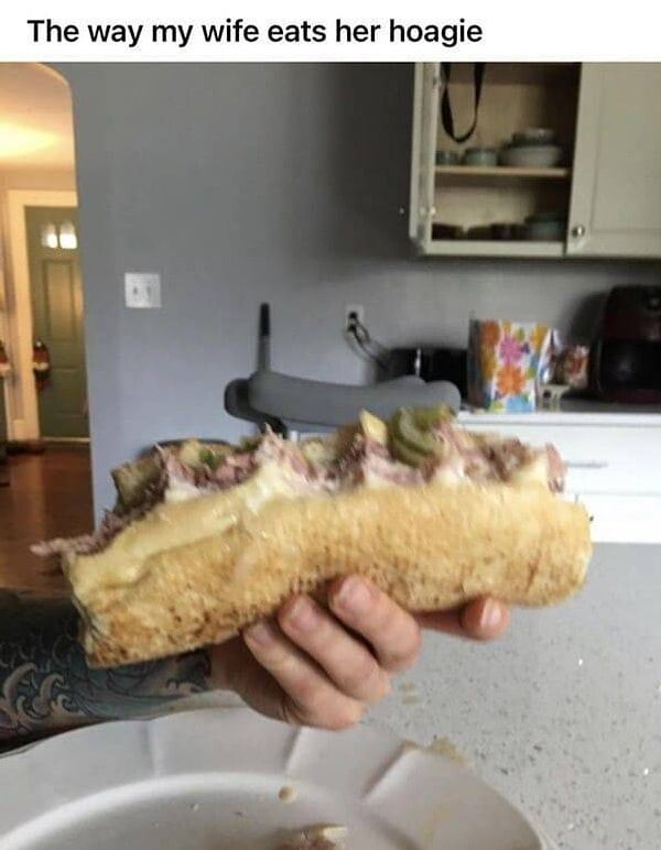 8. "Как моя жена ест сэндвичи".