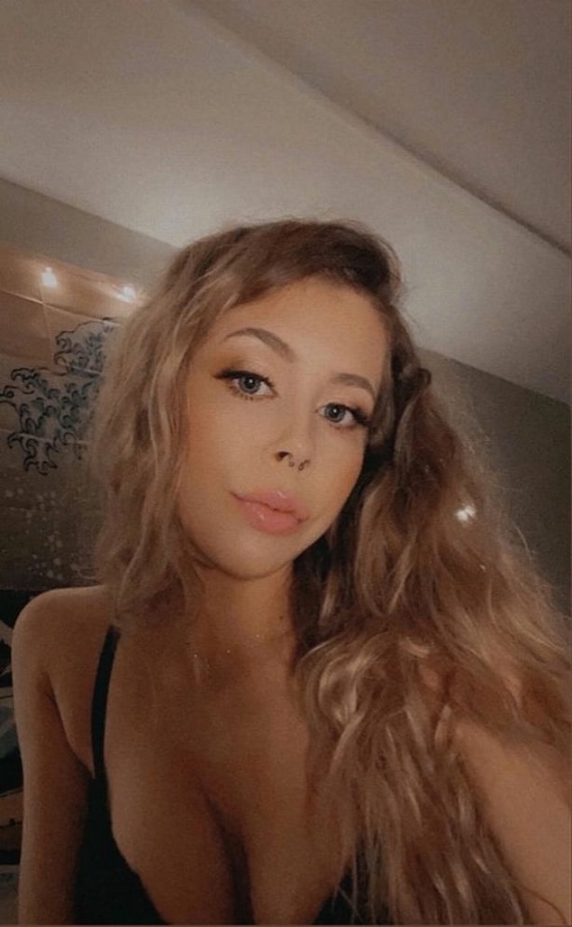"İlk başta beni kandırmaya çalışan biri olduğunu düşündüm, bu yüzden Instagram'dan beni takip etmesini istedim."