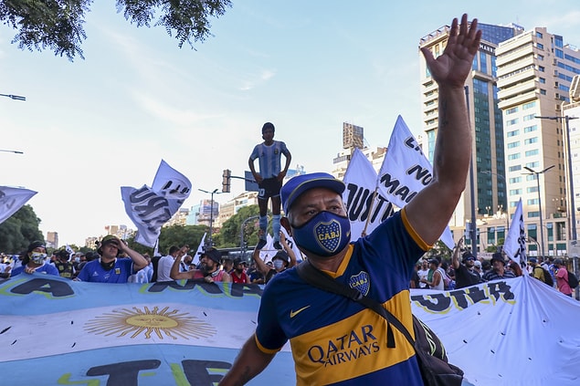 Maradona ailesi de gösteriye katıldı