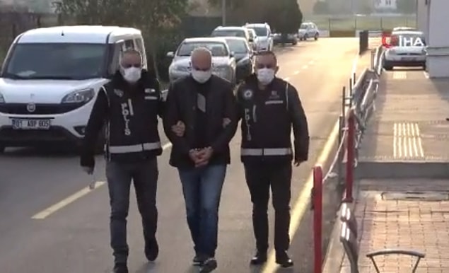 Savcılığın soruşturma başlattığı, geçtiğimiz mayıs ayında icra müdürü Emine İ.’nin Feke İcra Dairesi’ne tayin edildiği bildirildi.