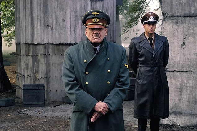 1. Der Untergang (2004)