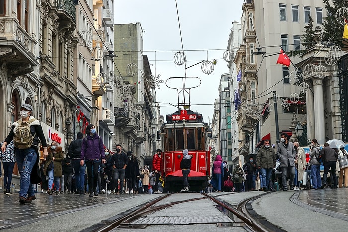 Bir Kritik Uyarı Daha: 'Kontrolsüz Normalleşiyoruz, Kırmızıya Dönen İl Sayısı Artacak'