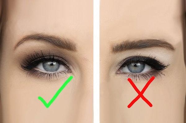 1. Göz kapakların düşükse ve bunu ameliyat olmadan gizlemek istiyorsan, bu kısım sana göre.