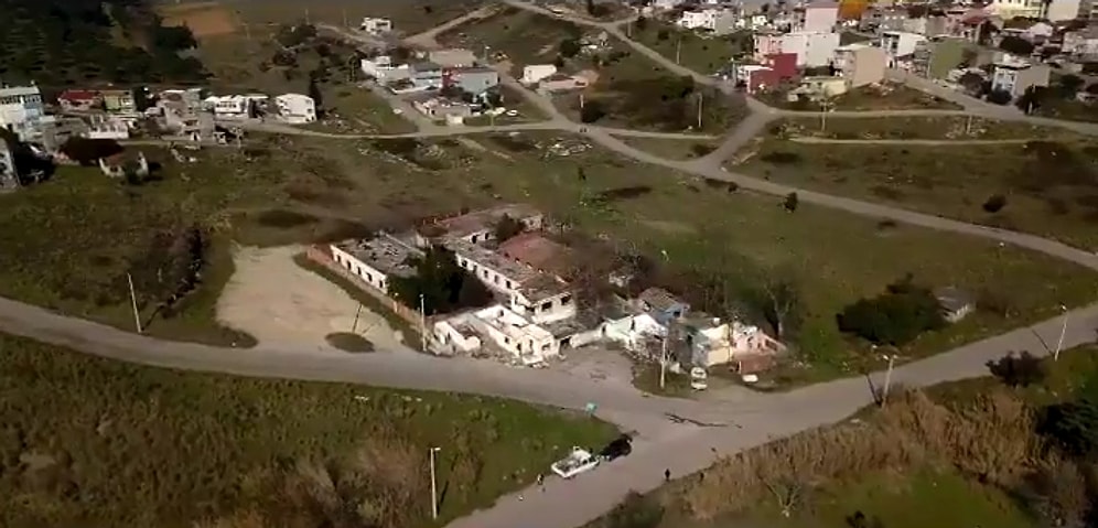 Bandırma Belediyesi 'Gözünüz Aydın' Diyerek Genelevin Canlı Yayında Yıkılacağını Duyurdu