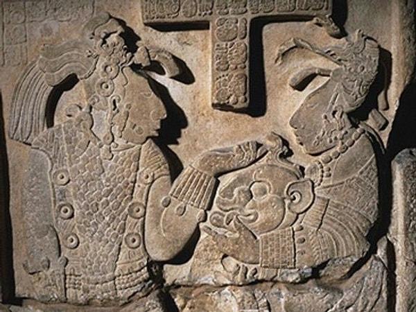 22. Maya uygarlığının nasıl sona erdiğini hiç kimse bilmemektedir. İspanyol istilasından çok önce birçok Maya şehri terk ve harap edilmiştir.
