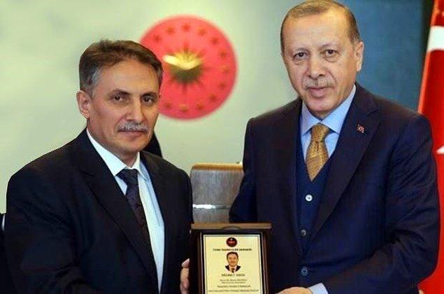 Kaymakam Kayhan daha önce "yılın en iyi kaymakamı" seçilmiş, ödülünü Cumhurbaşkanı Erdoğan'ın elinden almıştı.