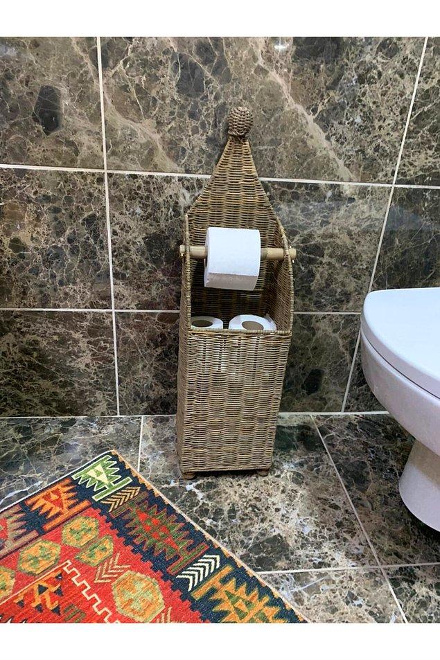 12. Tuvalet kağıtlarını depolamak için dekoratif bir alternatif olarak hasır sepetleri kullanabilirsiniz elbette.