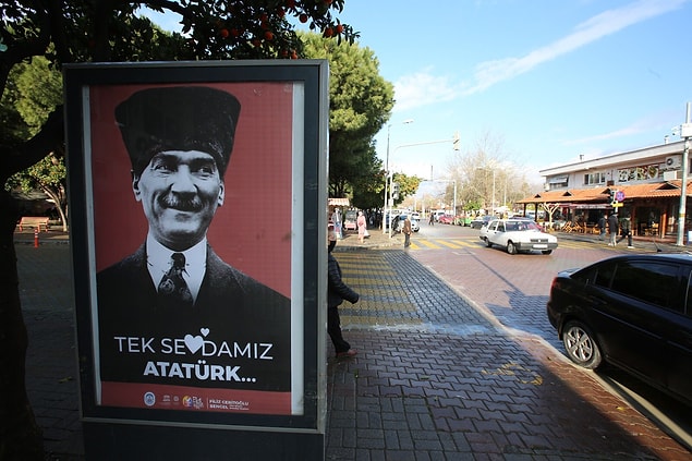 "Açtığın yolda, gösterdiğin hedefe durmadan yürüyeceğiz"