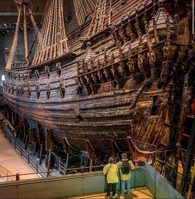 14. Yapıldığı zamanlarda Avrupa'da inşa edilmiş en gelişmiş ve pahalı savaş gemisi olan Vasa, İsveç Donanması tarafından inşa edilmiş son teknoloji bir savaş gemisiydi.