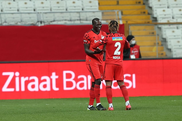 Kartal ilk yarısını Aboubakar ve Vida'nın golleriyle 2-0 önde tamamladığı maçın ikinci yarısında skoru koruyamadı: 2-0