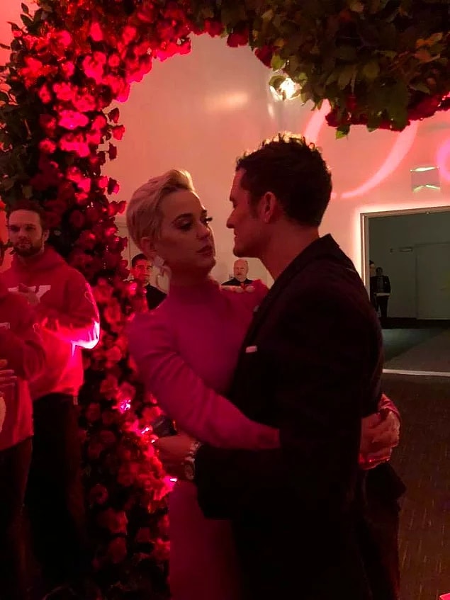 6. Bundan 7 ay önce Daisy Dove ismini verdikleri çocukları dünyaya gelen Katy Perry ve Orlando Bloom çifti geçtiğimiz günlerde dünyaevine girdi.