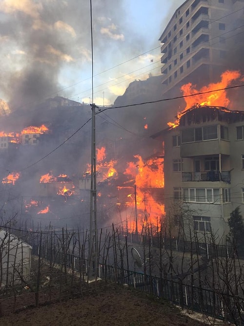 Artvin’de Köy Yangını! 50’ye Yakın Ev Alev Aldı