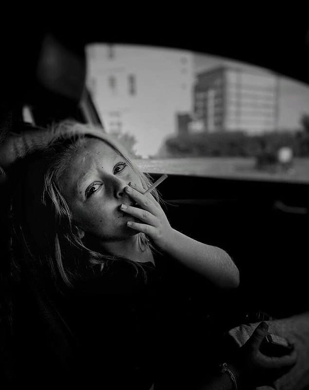 27. Photo Essay Kategorisi Birinciliği: "Sıcak Toz ve Erkek Olma Efsanesi" fotoğrafıyla Juliet Cope