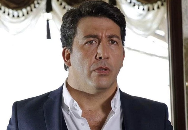 12. Ünlü oyuncu Emre Kınay koronavirüse yakalandı.