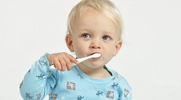 17. Dişlerini fırçalamadan güne başlayabilmen mümkün mü?