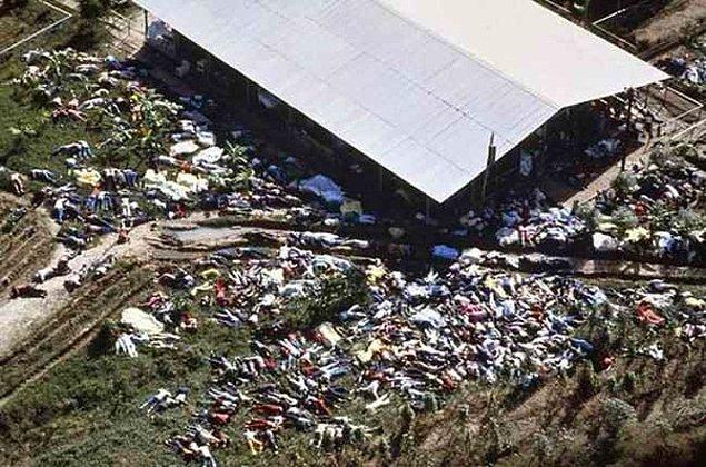 2. Jonestown'daki bu toplu intihar: