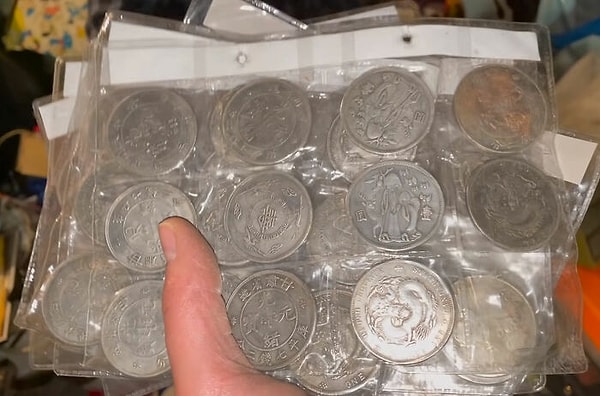 «Наши самые впечатляющие находки - это кошельки, полные налички, серебряный слиток весом 100 унций и сумки, полные золотых и бриллиантовых колец»