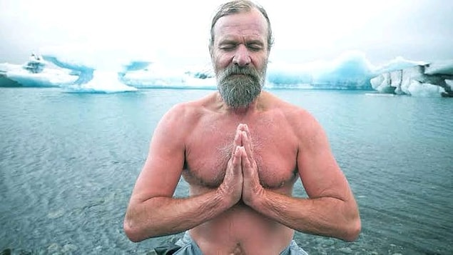 14. Iceman olarak da bilinen ve 57.4 metrelik derinliğindeki buzun altına 1 saat 53 dakika boyunca kalmayı başaran Wim Hof: