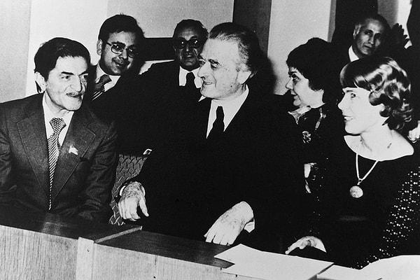 Aldığı ödüllerle Türkiye Cumhuriyeti'nin kurucusu Mustafa Kemal Atatürk'ün örnek gençlerinden biri olur.