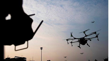 Birleşik Arap Emirlikleri Drone ile Yağmur Yağdıracak