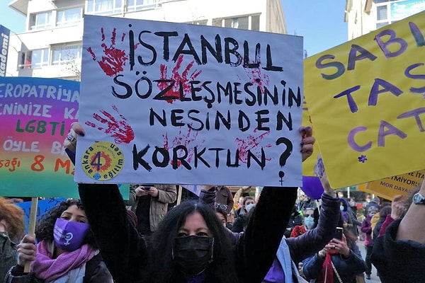'Sonuna kadar 'İstanbul Sözleşmesi yaşatır' demeye devam edeceğiz!'