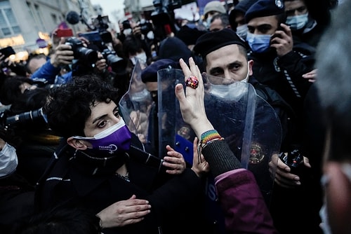 Kadınlar Sokakta: 'İstanbul Sözleşmesi'ni Uygula'