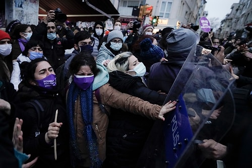 Kadınlar Sokakta: 'İstanbul Sözleşmesi'ni Uygula'