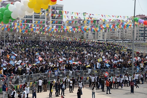 Nevruz Ateşi, Koronavirüs Önlemlerini Unutturdu