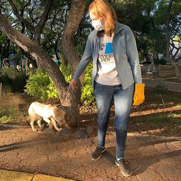 "Мы решили изменить его имя, которое, согласно записке, было Макс. Ибо так его называли в прошлой жизни, где его били и издевались. Теперь его зовут Бостон".