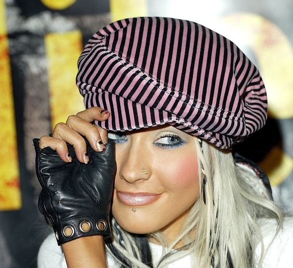 19. Темный карандаш и светлая помада — еще один хит модниц