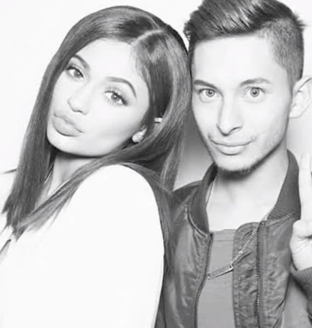 Başta Kylie Jenner olmak üzere Bebe Rexha, Ava Max ve Pia Mia gibi isimlerle de çalışan makyöz için pek çok ünlü iyi dileklerini gönderdi.