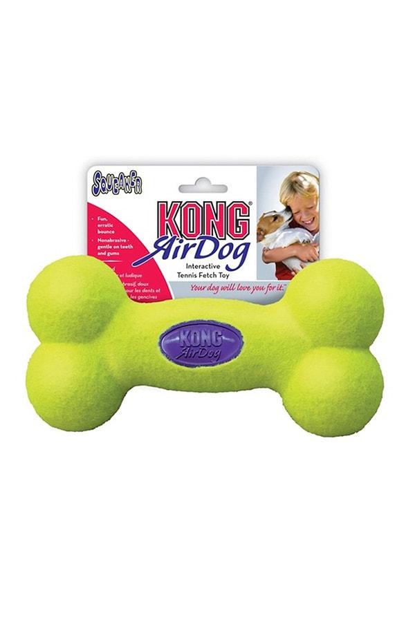10. Kong marka 6 cm boyuta sahip bu sesli oyuncak da minik köpekler için harika bir seçenek.