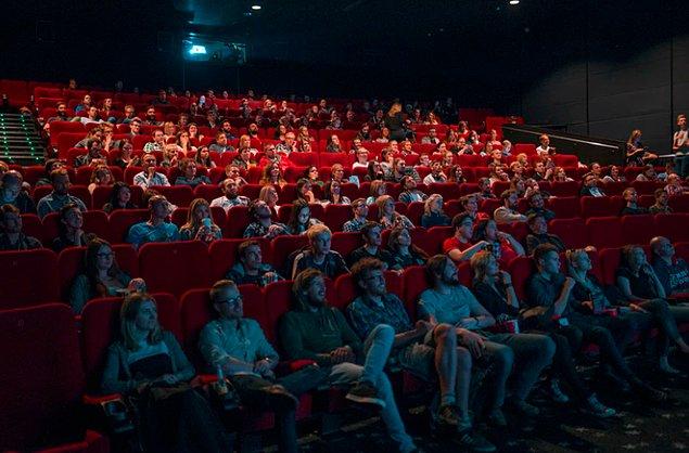 6. "Amerika'daki sinemalarda aldığımız bileti yırtacak kimse olmadığı için aynı filme 3 kez üst üste gittik."