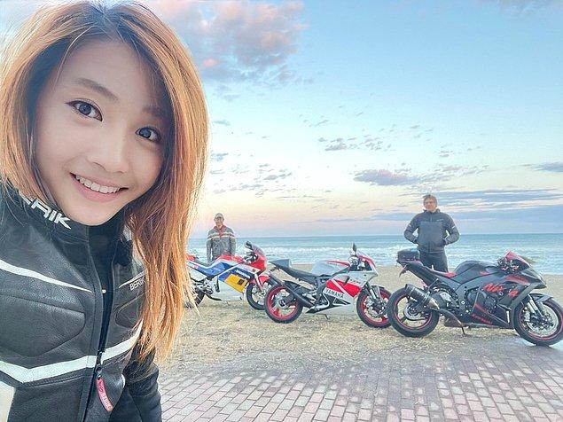 Sosyal medyada oldukça takipçisi bulunan tatlı mı tatlı Japon bir motosiklet sürücüsü, aslında 50 yaşında bir erkek olduğunu söyledikten sonra insanlar şoka uğradı.